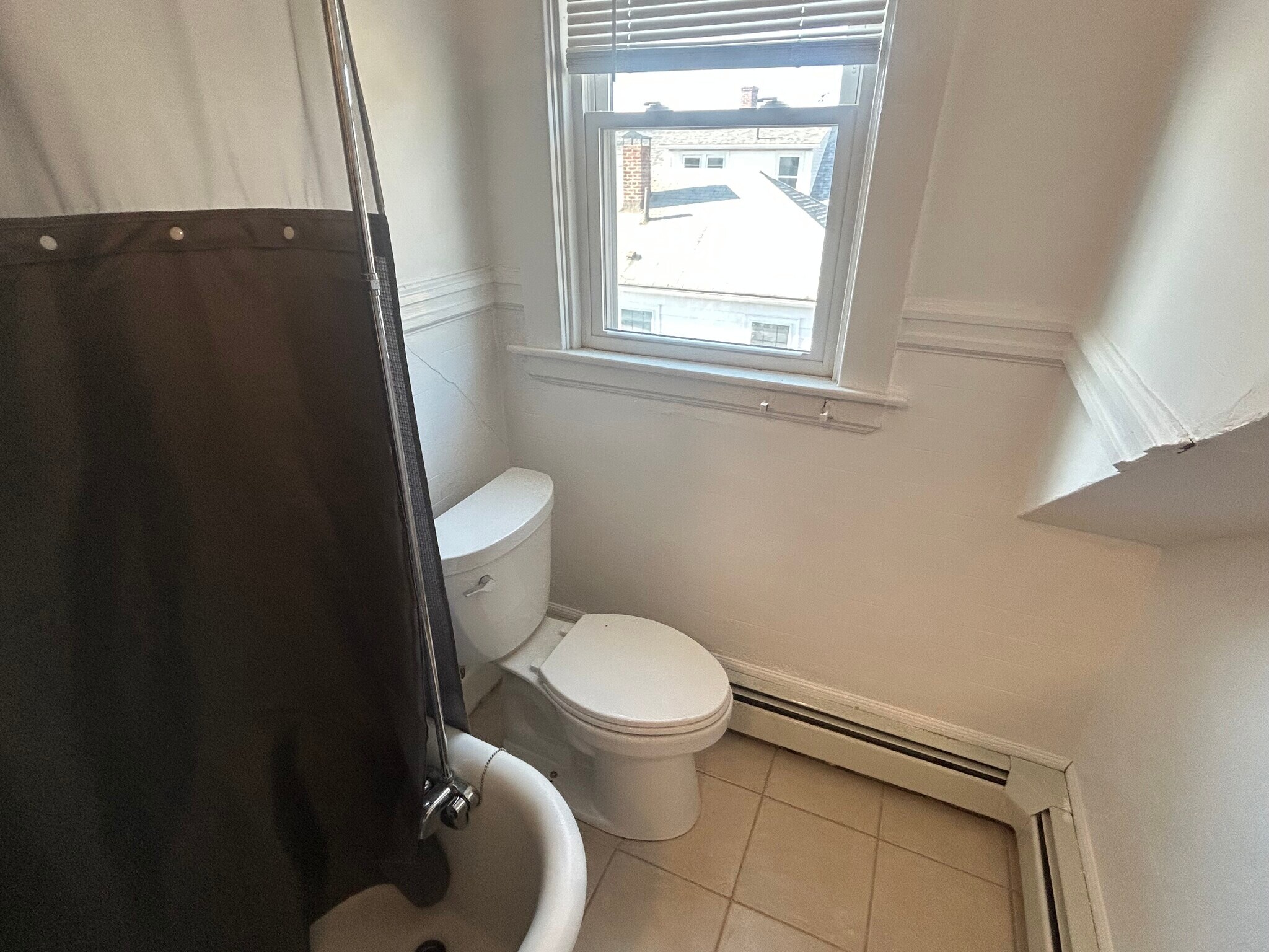 Building Photo - 710 River Ave