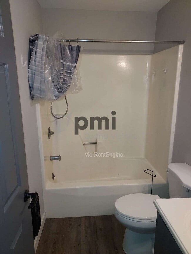 Building Photo - 465 E Main St