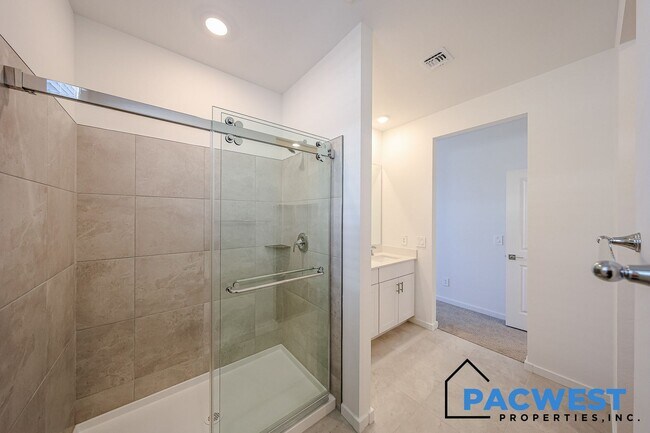 Building Photo - Your new home for lease!