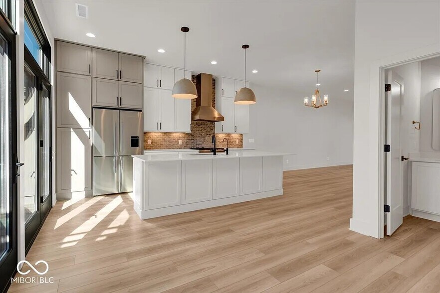 kitchen - 675 E 16th St