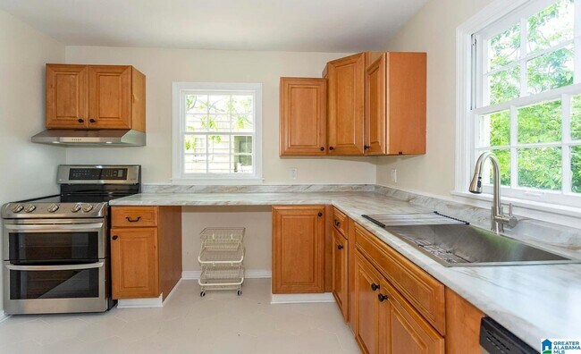 Building Photo - 921 5 Mile Rd