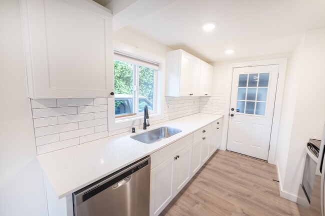 Building Photo - 1413 SW Cambridge St