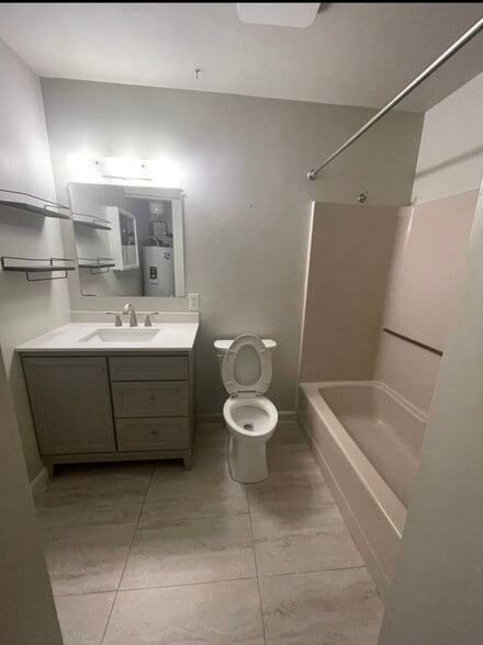 Building Photo - 149 Ledgewood Cir