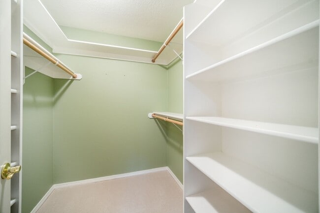 Building Photo - 16044 SE Flavel Dr