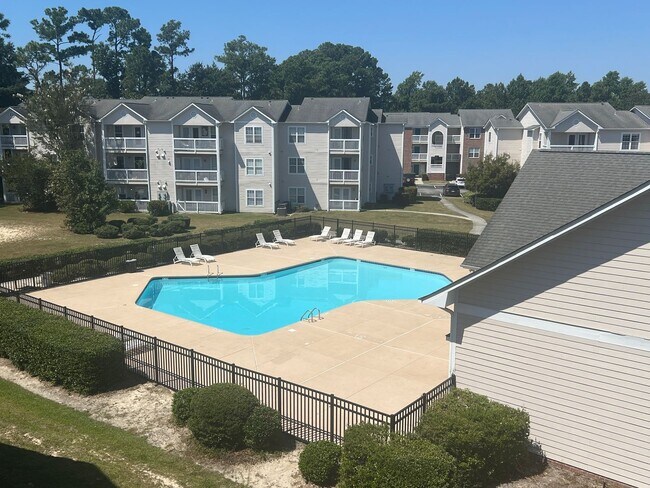 Building Photo - RENT SPECIAL! Freshly Painted! New Luxury ...