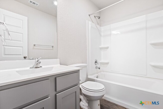 Building Photo - 2432 Ayers Dr