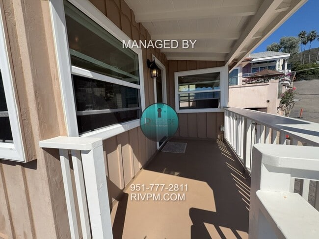 Building Photo - Incredible Gem! Ocean side of PCH with expansive views won't last long!