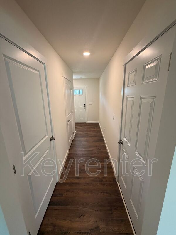 Building Photo - 7033 Randleman Dr