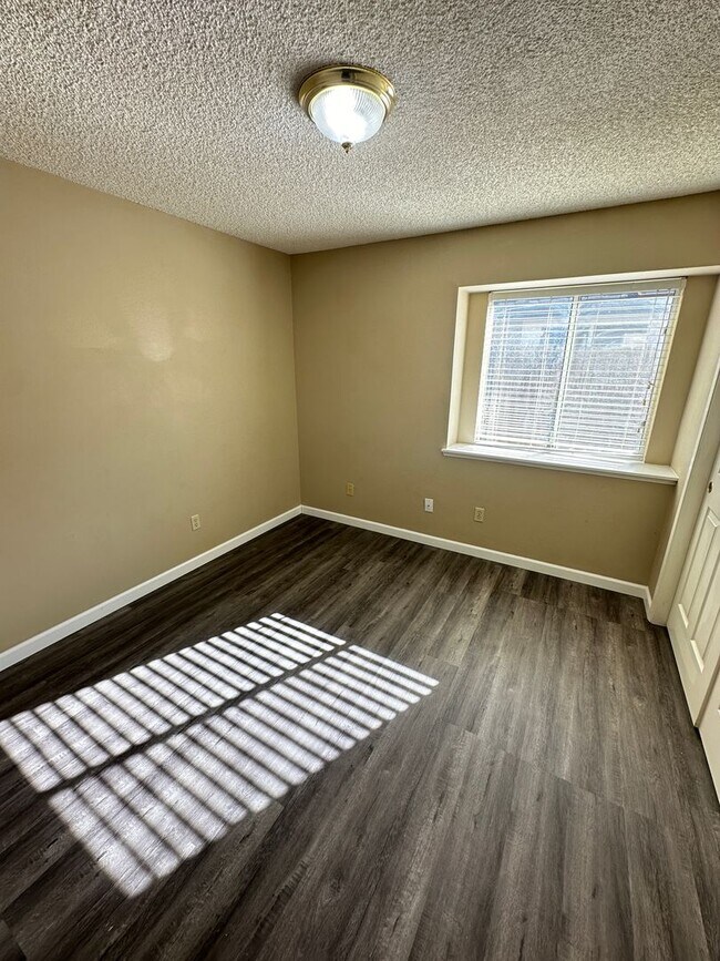 Building Photo - 6308 Quaking Aspen St
