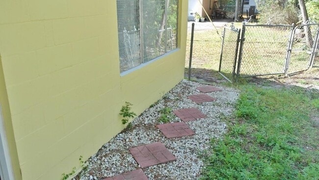 Building Photo - 141 Sunnytown Rd