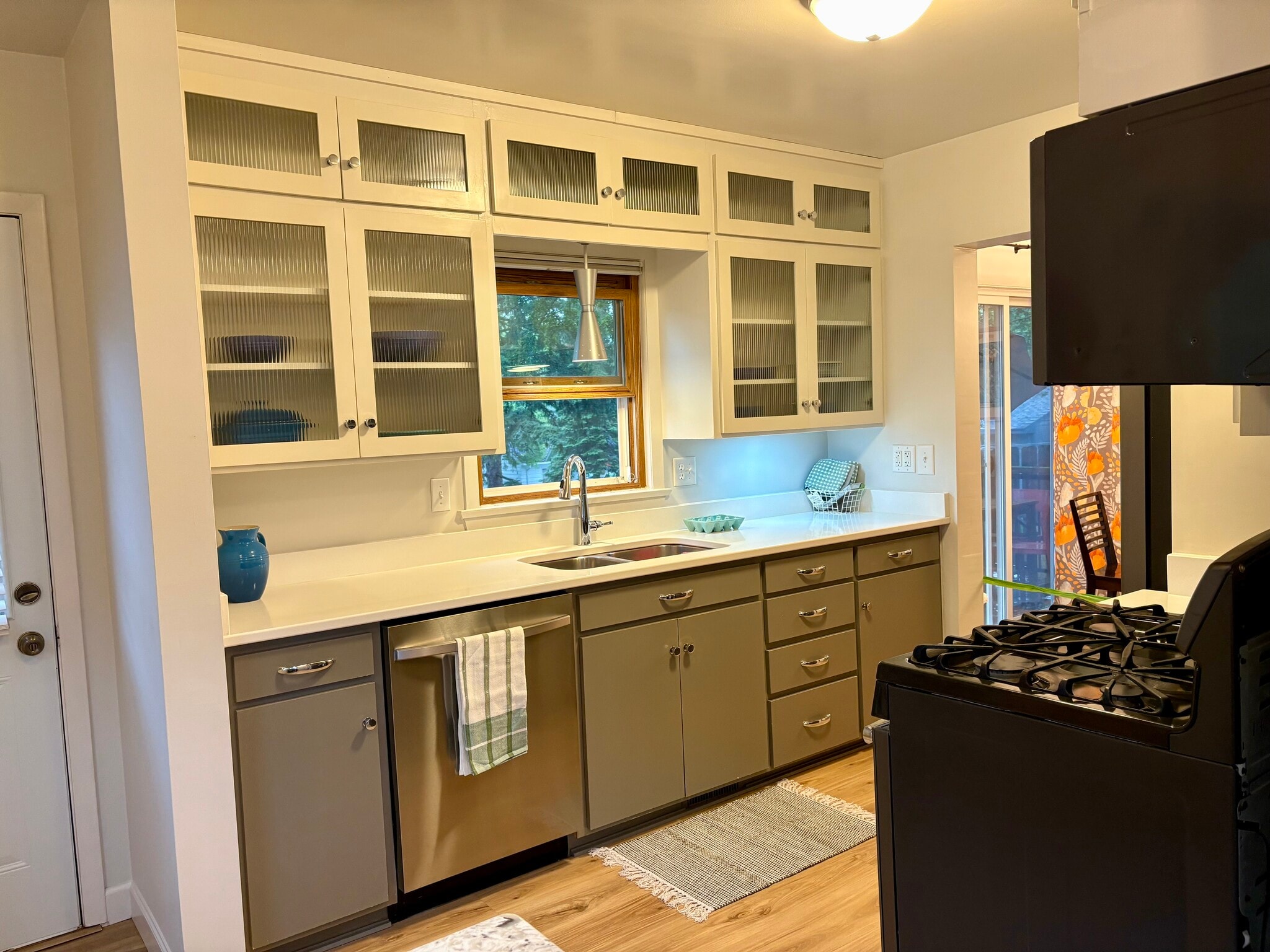 Building Photo - 4112 Gladstone St