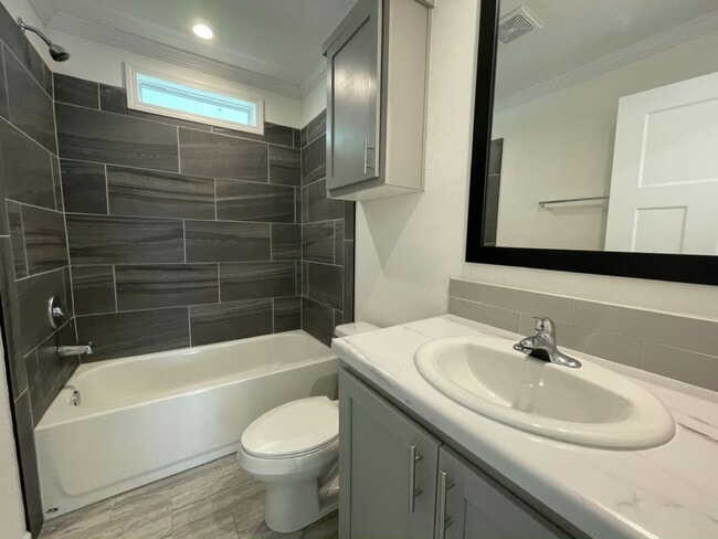 Building Photo - 34604 Ballyhoo Dr