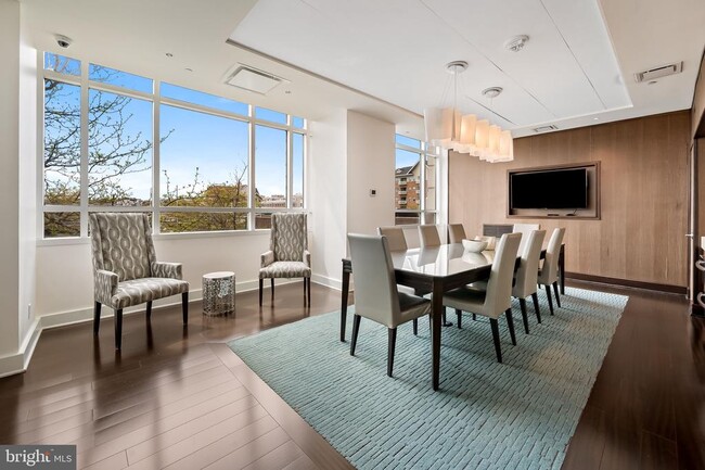 Building Photo - 100 Harborview Dr