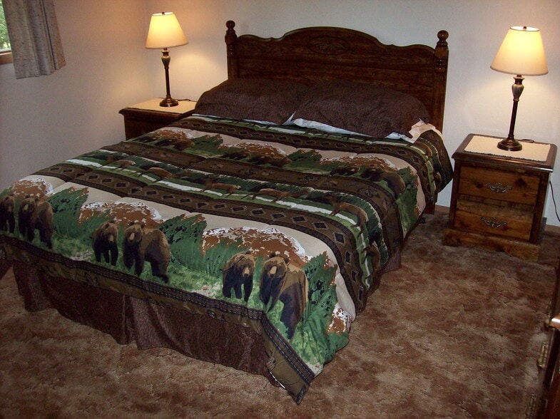 BEDROOM - 33820 Polar St