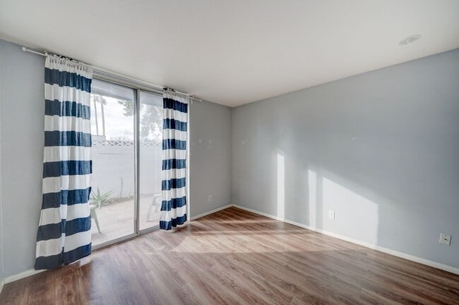 Building Photo - Ready to View Now! Arcadia Lite - 2 bedroom/1 Bath- Adorable Condo and Community-W/T/S are included!