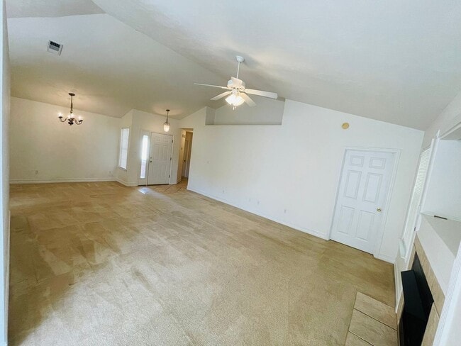 Building Photo - GLEN AT GOLDEN EAGLE