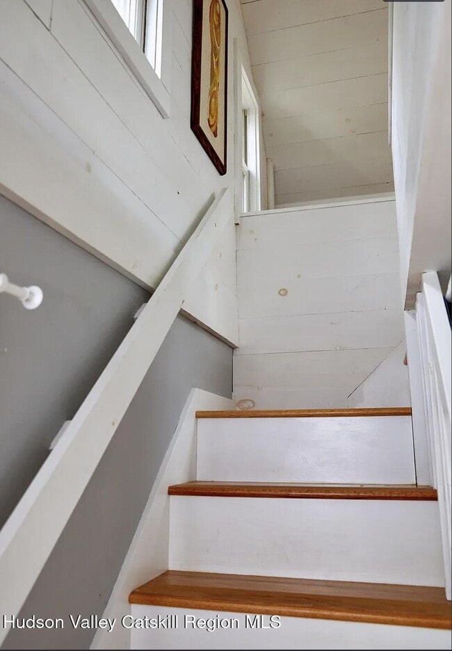 Building Photo - 20 Millrock Rd