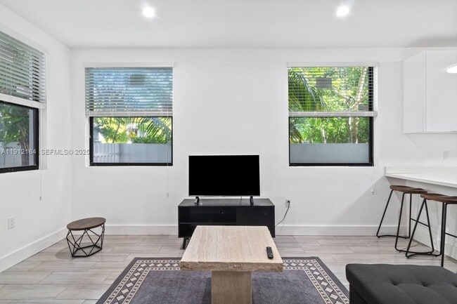 Building Photo - 1544 NW 59th St