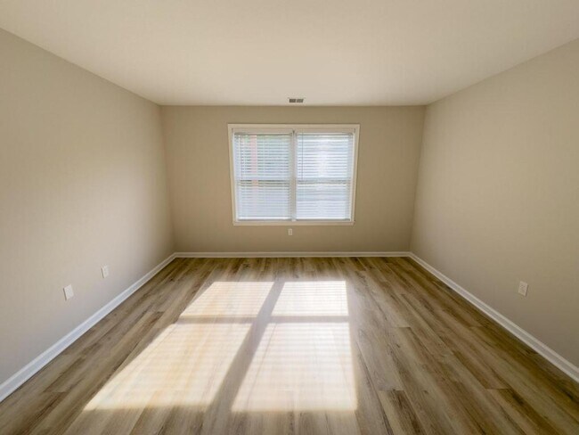 Building Photo - 185 Lindfield Cir