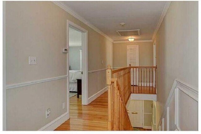 Building Photo - 114 Marbury Ave