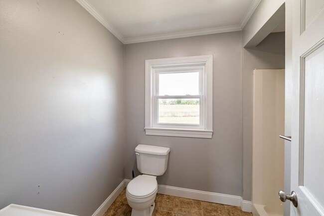 Building Photo - 386 Sandy Creek Rd