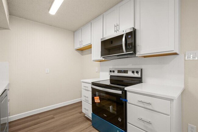 Building Photo - 2408 Longview St