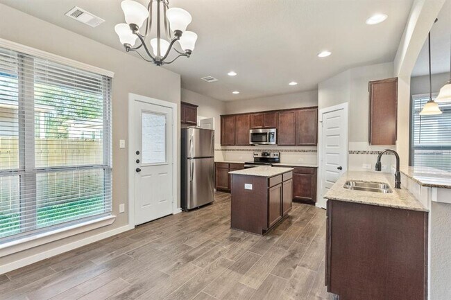 Building Photo - 9732 Grosbeak Ln