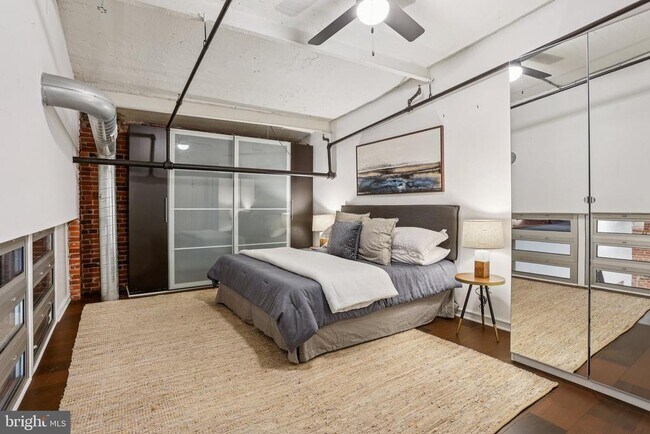 Building Photo - 810 N Hancock St