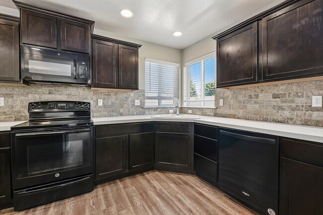 Building Photo - 2662 W Jayton Dr