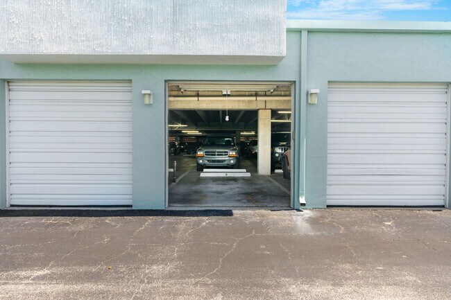 Building Photo - 1700 Commodore Blvd