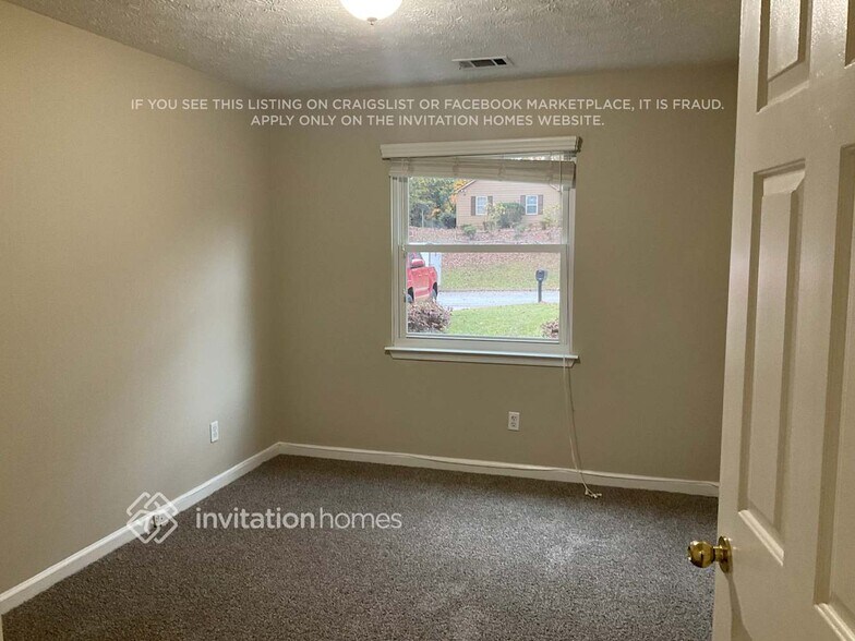 Building Photo - 1570 Canberra Dr
