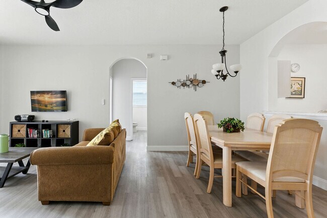 Building Photo - 8101 Coconut Pl