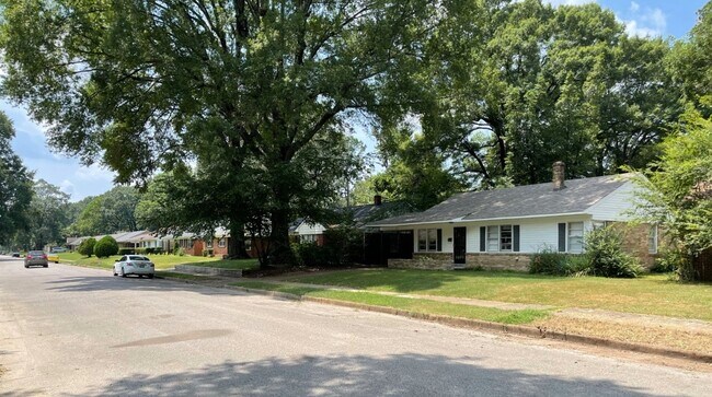 Building Photo - 1503 Hopewell Rd