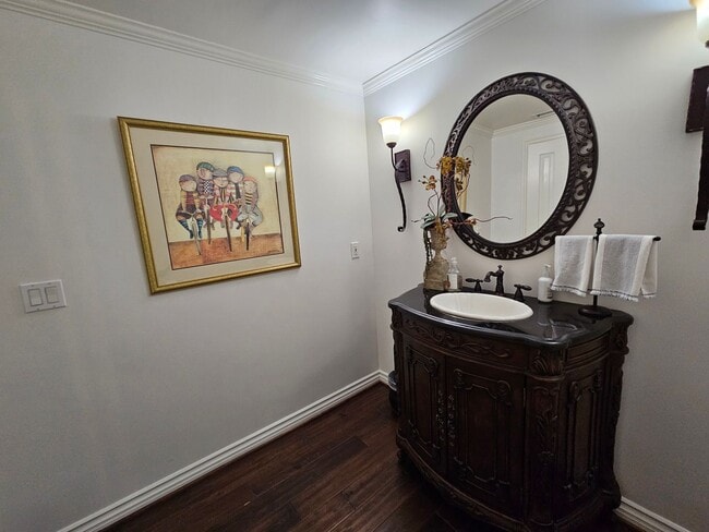 Building Photo - Exceptional Single-Story Home in Prime Upl...