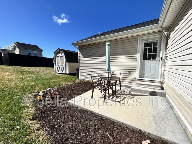 Building Photo - 104 St James Pl