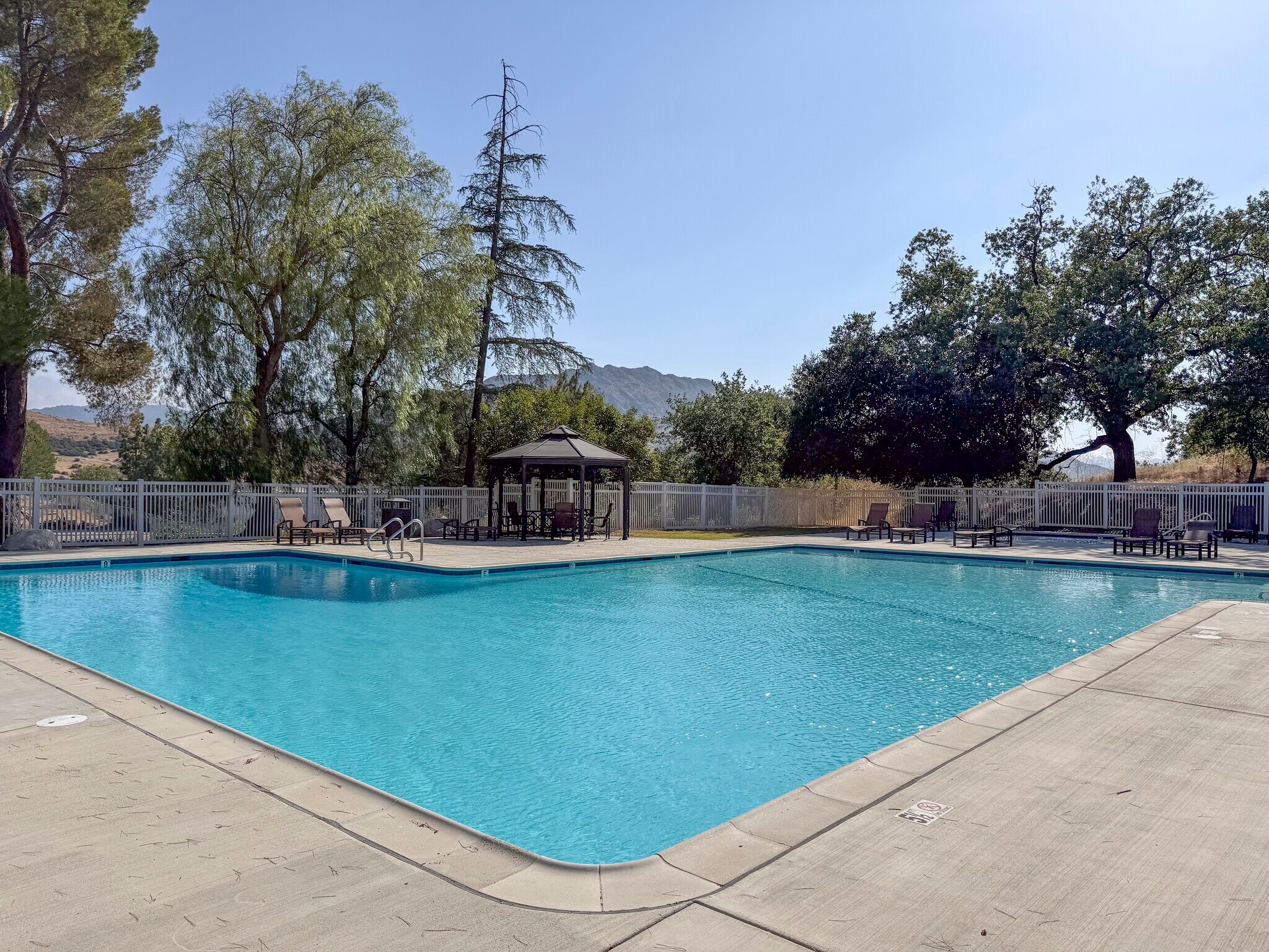 Building Photo - 28606 Conejo View Dr