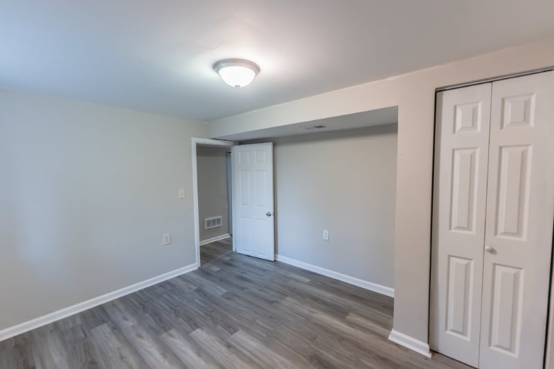 Building Photo - 586 Oakside Dr SW