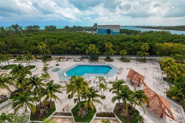 Building Photo - 100 Bayview Dr