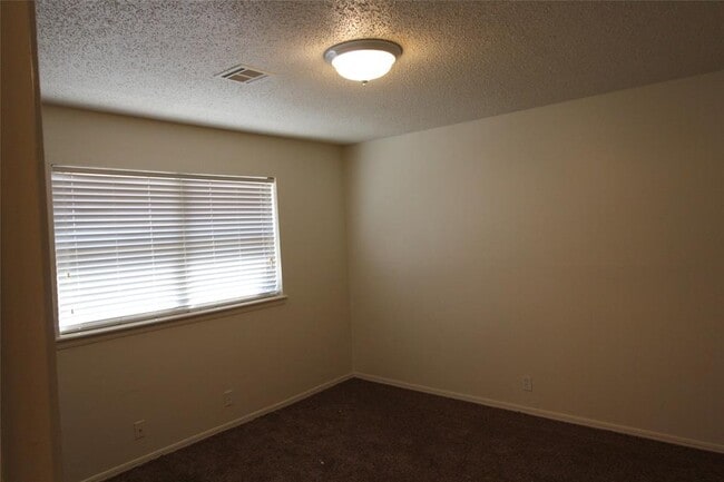 Building Photo - 112 NE 12th St