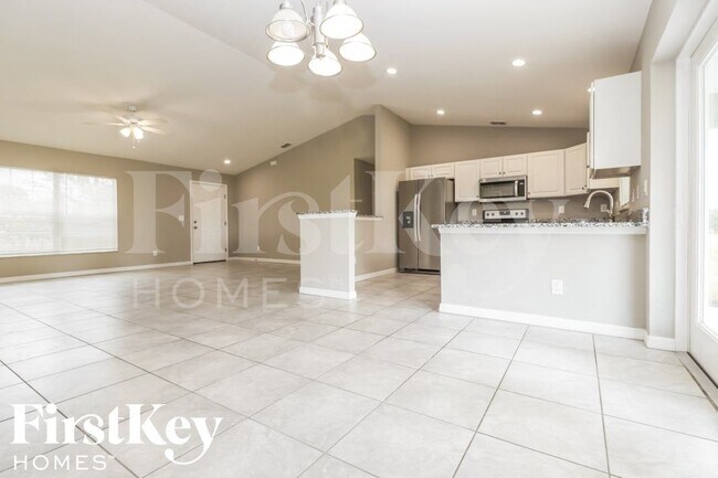 Building Photo - 10379 Grail Ave