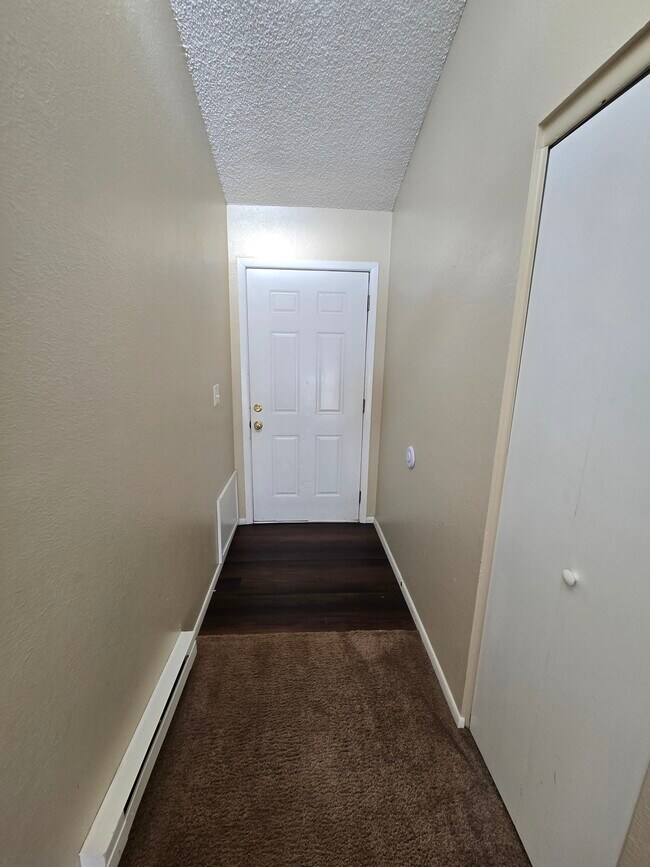 Building Photo - 432 Grandview Dr