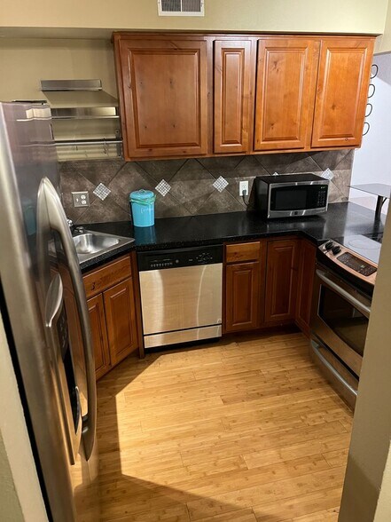 Building Photo - 4800 Osage Dr