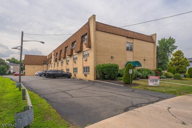 Building Photo - 300 W Munsell Ave