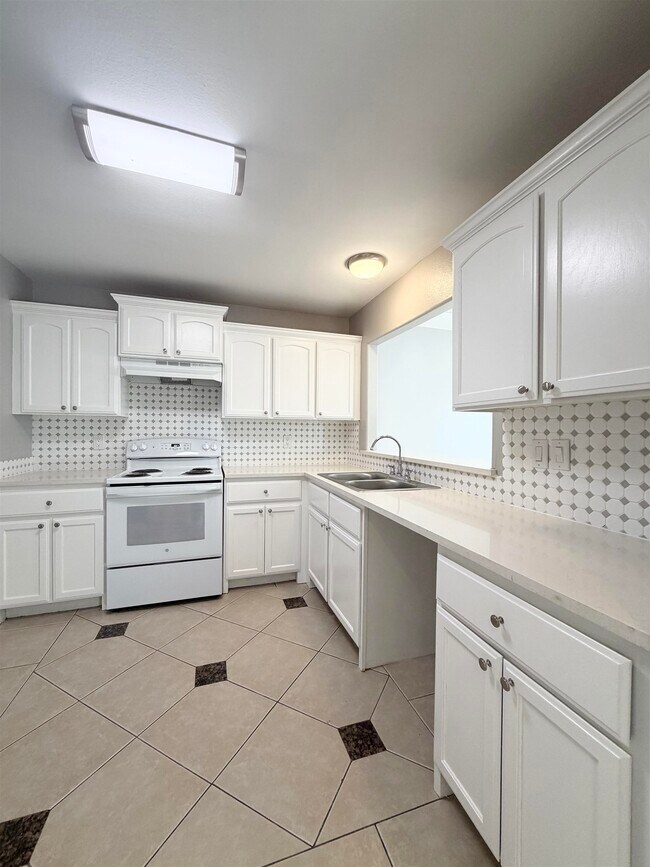 Building Photo - 9804 Cantera Ct