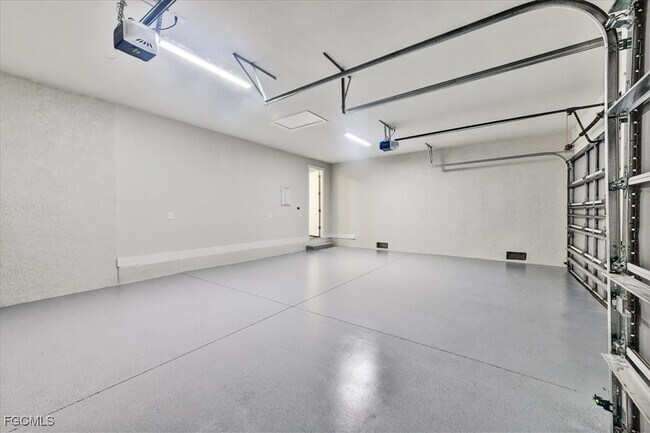 Building Photo - 2602 SW 27th St