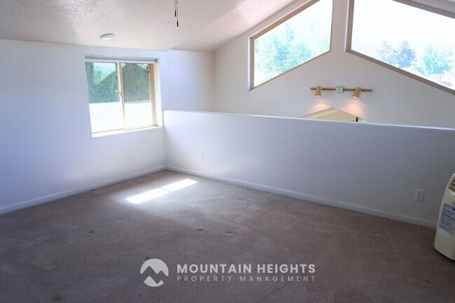 Building Photo - 2784 E Delsa Dr