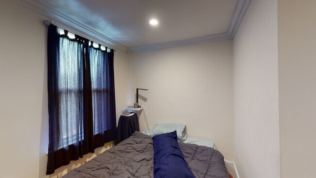 Building Photo - 6 Brimmer St