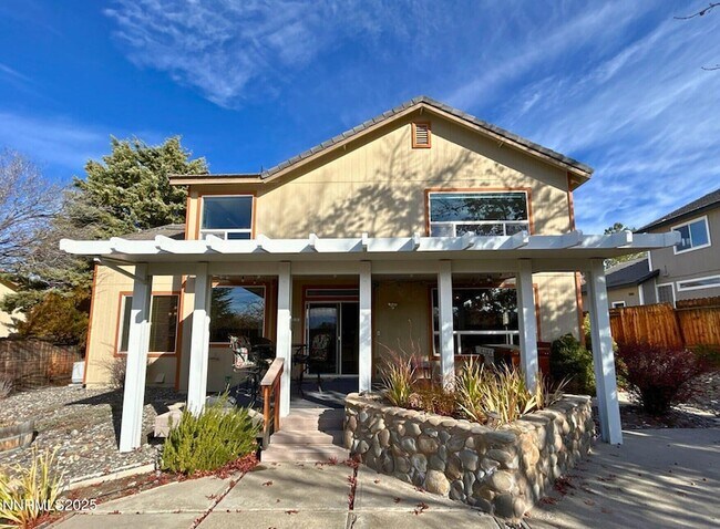 Building Photo - 1685 Southview Dr