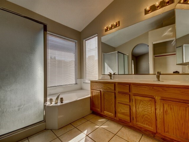 Building Photo - 3603 N 107th Dr