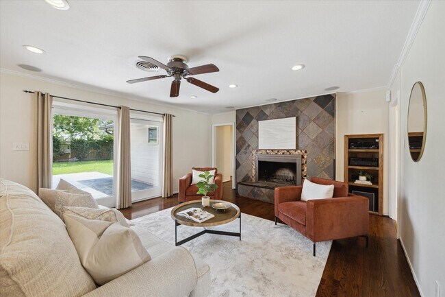 Building Photo - 9222 Bronco Dr